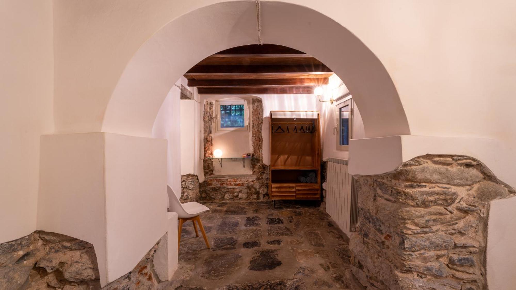 Bed and Breakfast La Casa Delle Pietre Parlanti - Casa In Pietra Ai Piedi Del Parco Delle 5 Terre Biassa Exterior foto